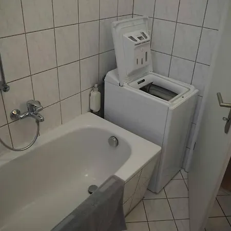 3-raum In Dresden, Ideal Fuer Monteure ドレスデン